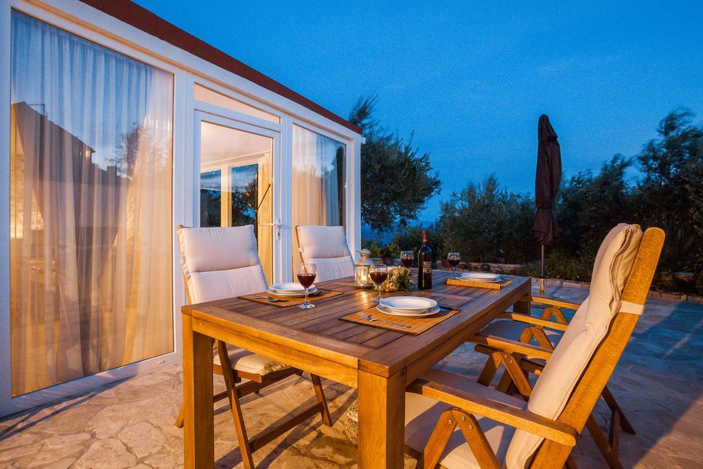 Holiday Home Zlatni San - Private Heated Pool Bol Quarto foto