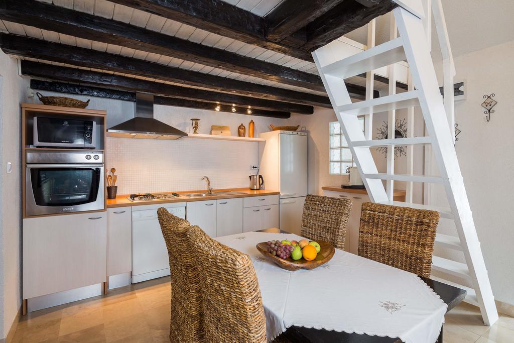 Holiday Home Zlatni San - Private Heated Pool Bol Quarto foto