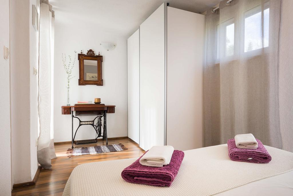 Holiday Home Zlatni San - Private Heated Pool Bol Quarto foto
